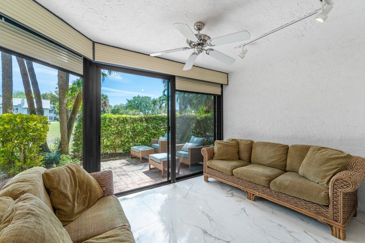5295 10th Fairway Drive 3