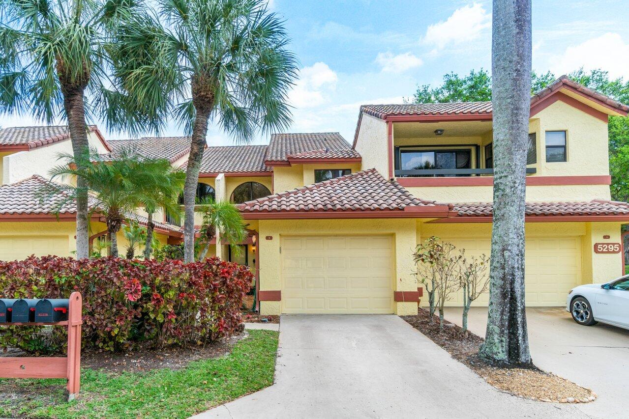 5295 10th Fairway Drive 3