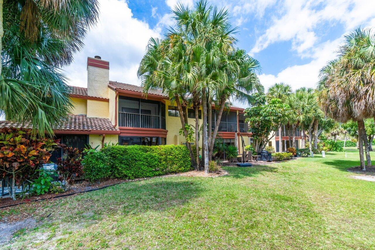 5295 10th Fairway Drive 3