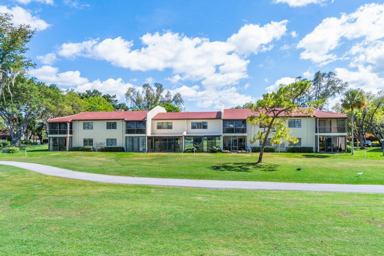 8425 Casa Del Lago 21 H