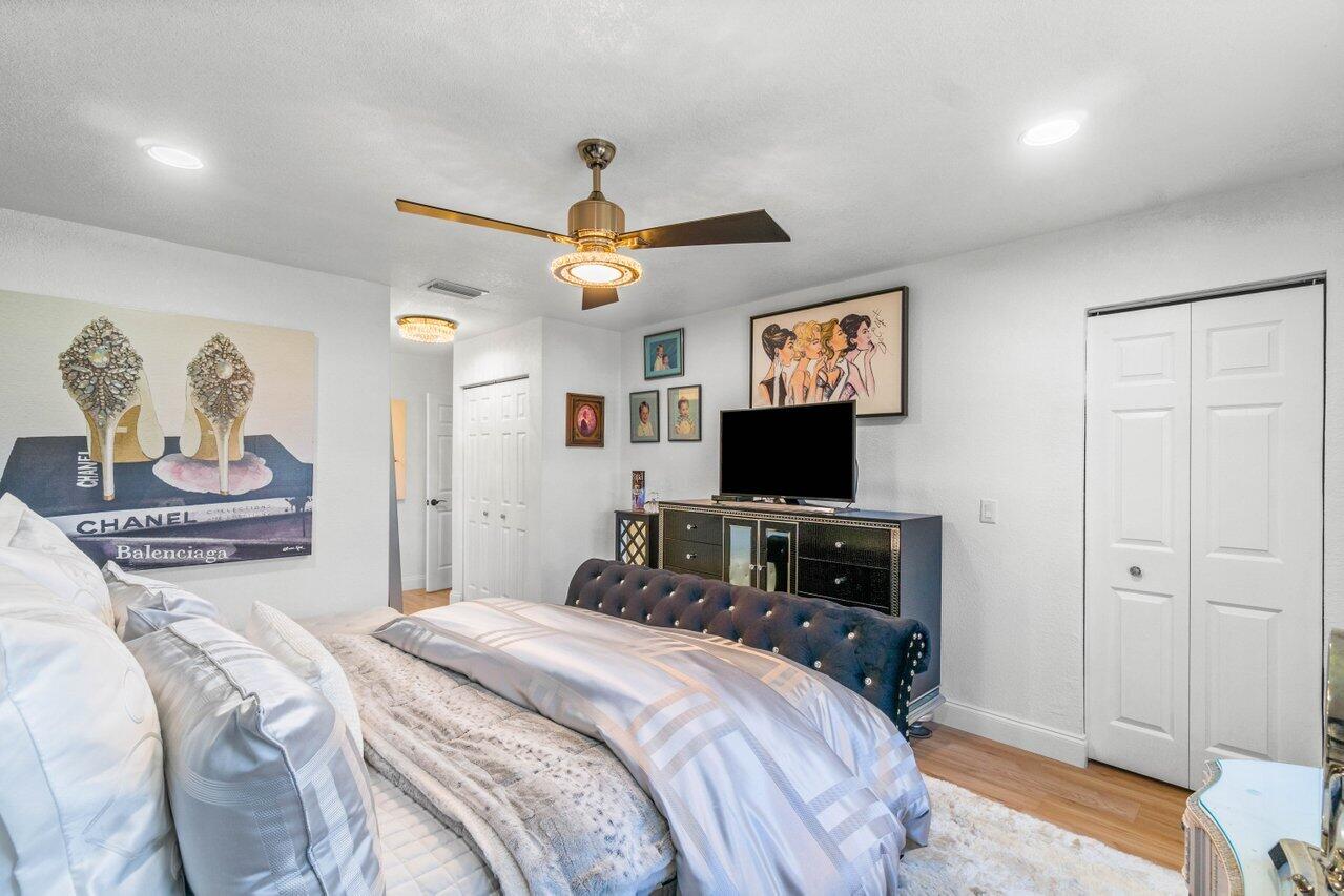 8425 Casa Del Lago 21 H