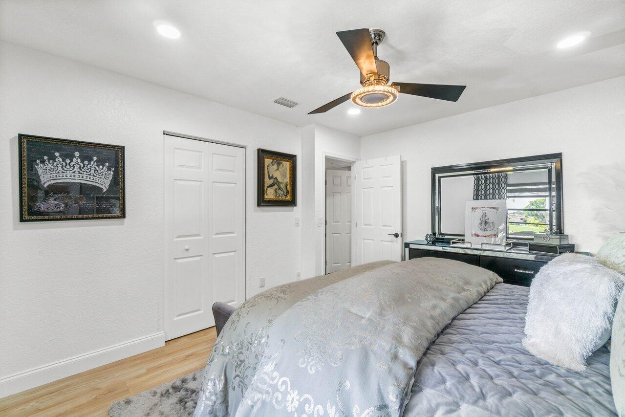 8425 Casa Del Lago 21 H