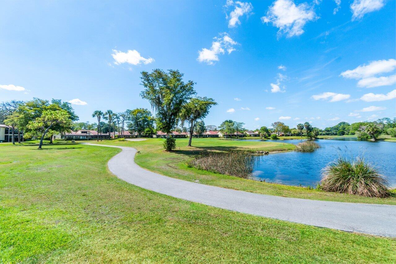 8425 Casa Del Lago 21 H