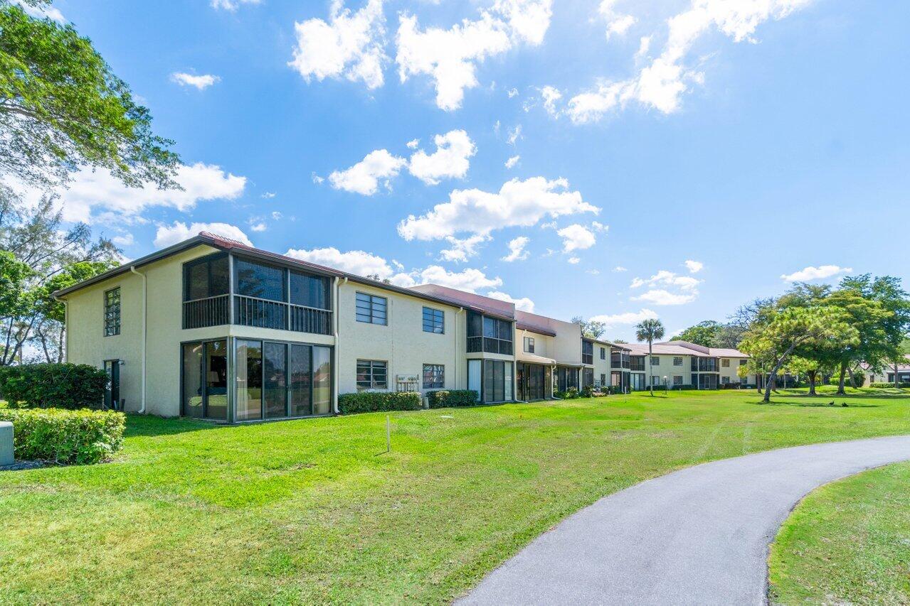 8425 Casa Del Lago 21 H