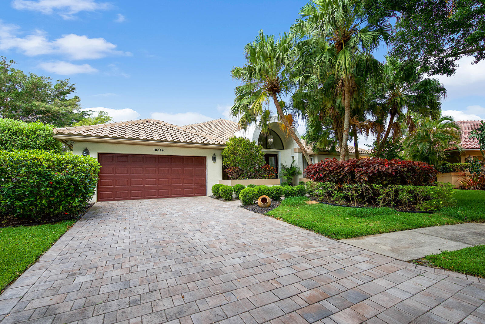 10624 Avenida Santa Ana