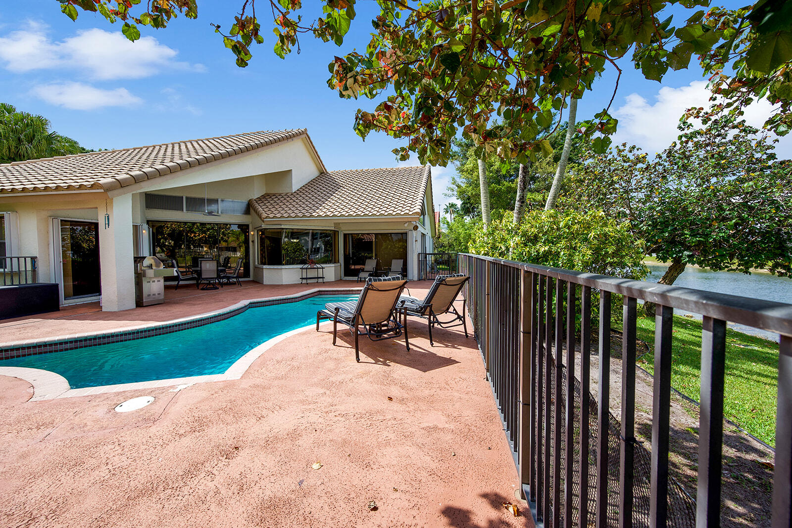 10624 Avenida Santa Ana