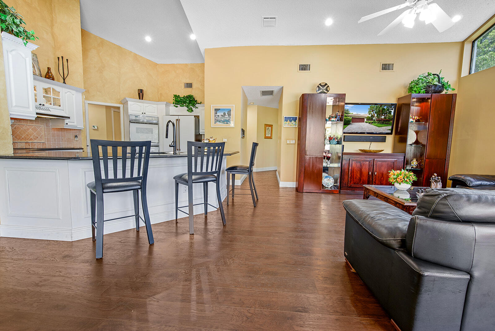 10624 Avenida Santa Ana