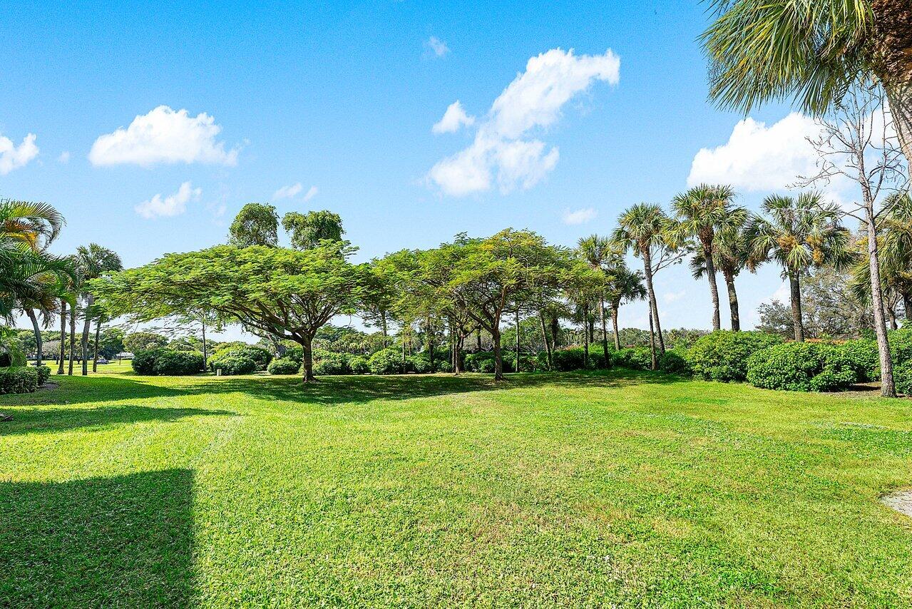 39 Eastgate Drive B