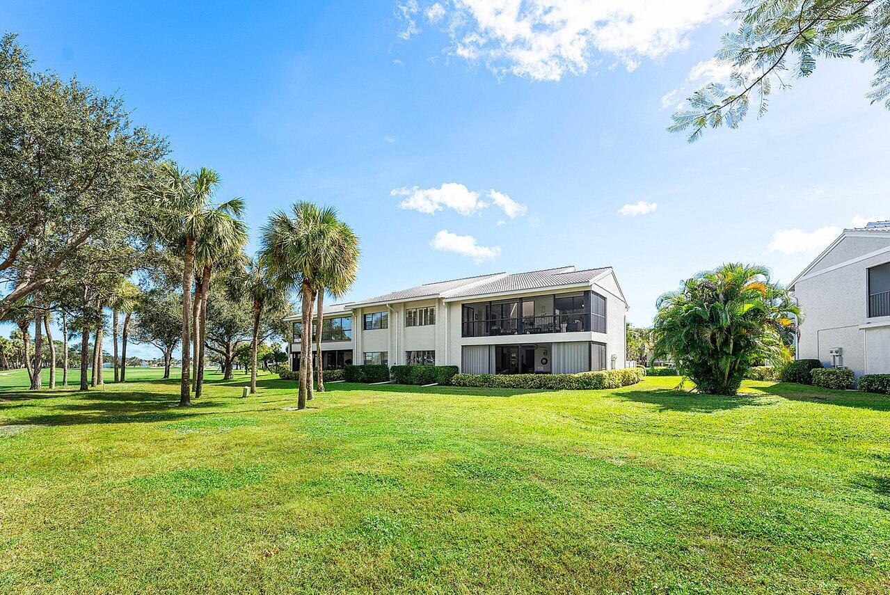 39 Eastgate Drive B