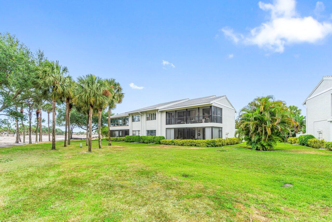 39 Eastgate Drive B
