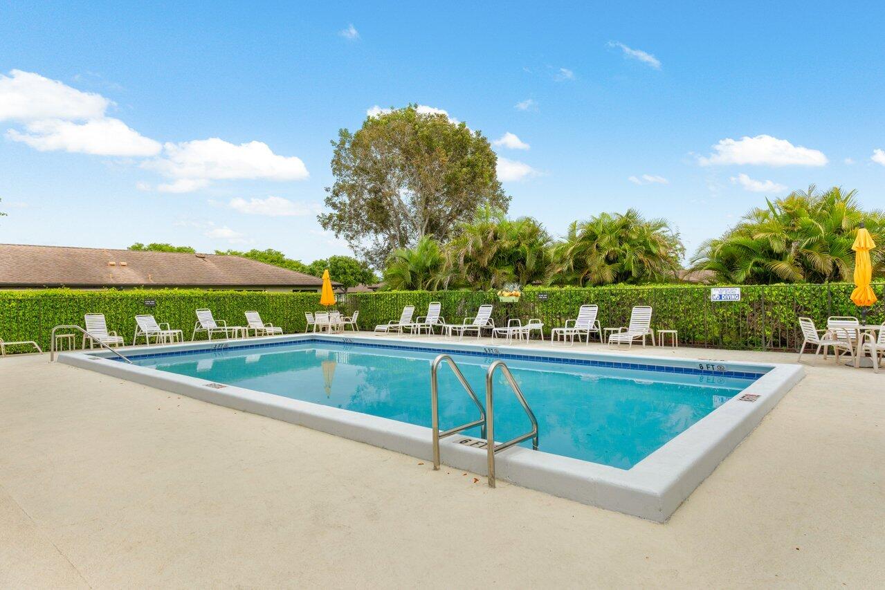 4872 Dovewood Circle A