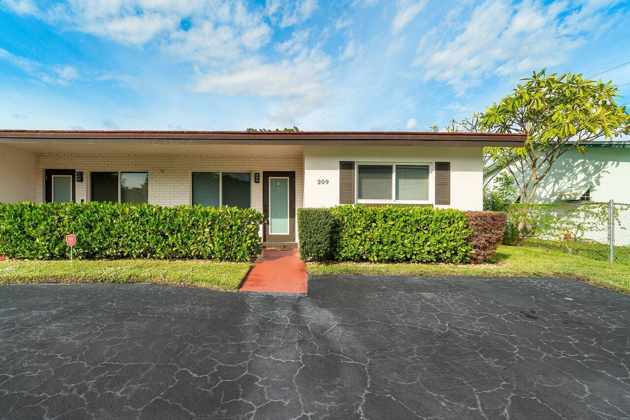 209 SW 6th Street 209, Boca Raton Unit: 209