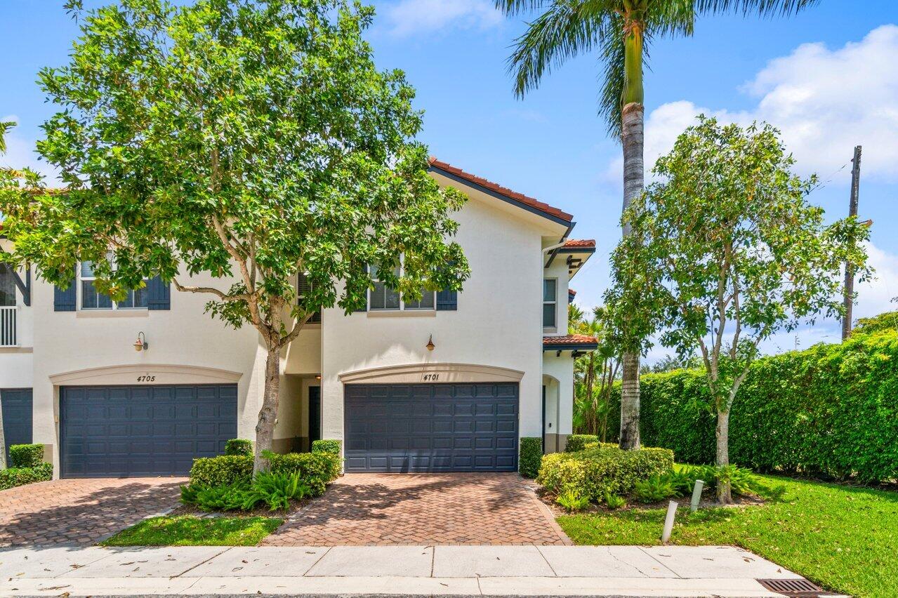 4701 N Prive Circle