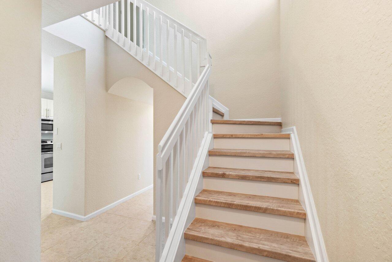 4701 N Prive Circle