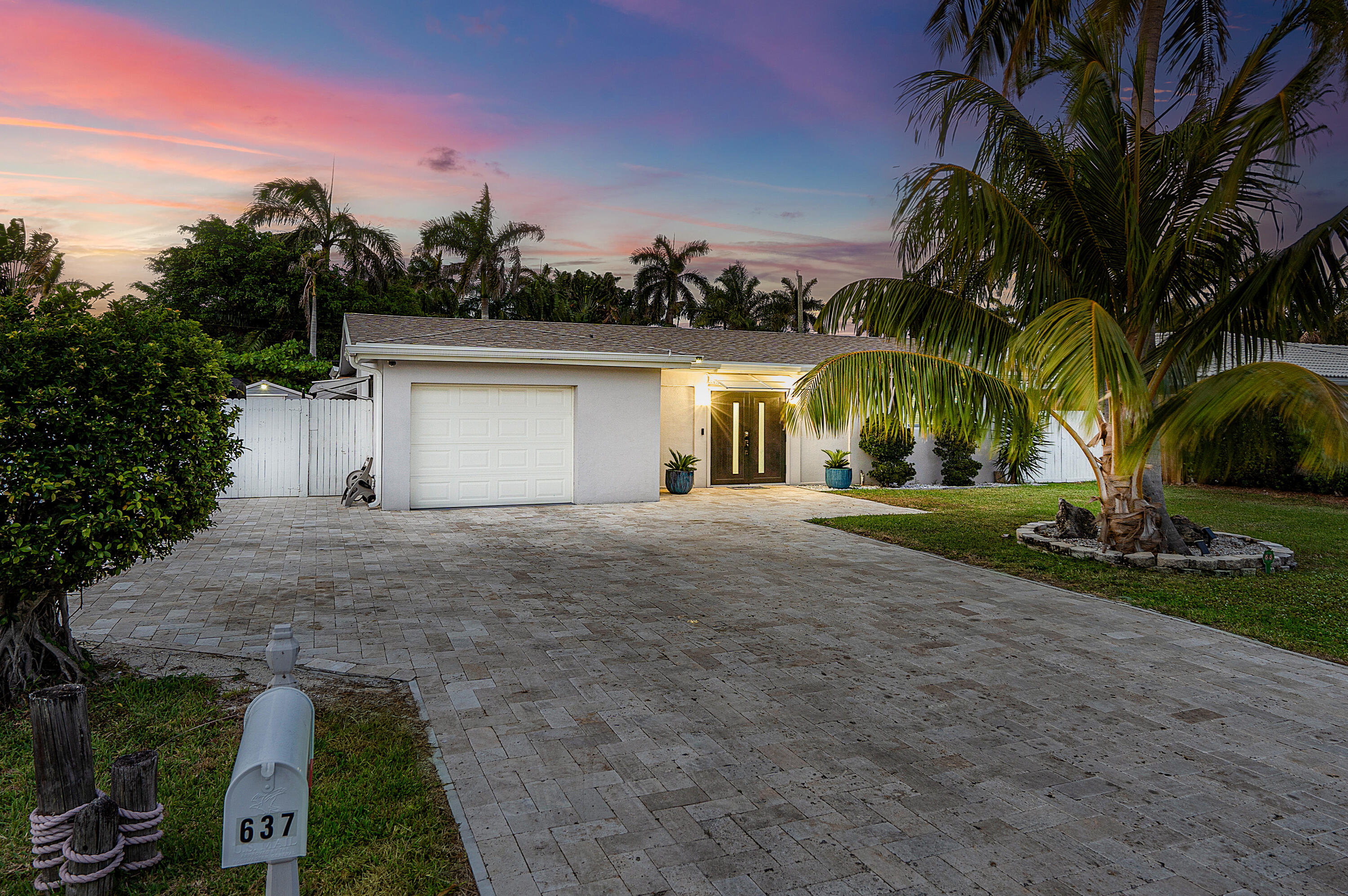 637 Las Palmas Park, Boynton Beach