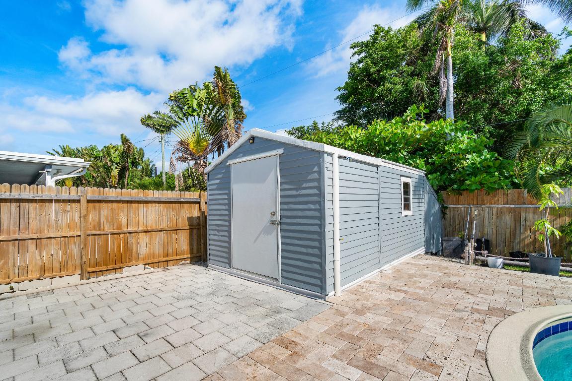 637 Las Palmas Park, Boynton Beach