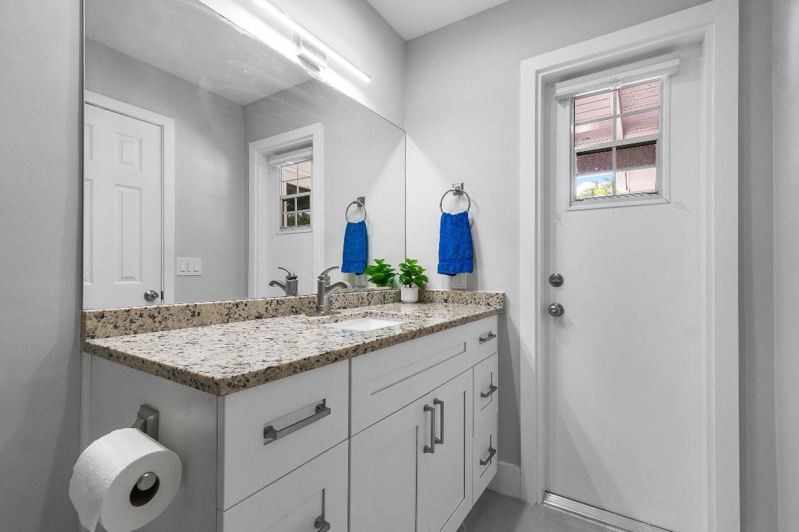 637 Las Palmas Park, Boynton Beach