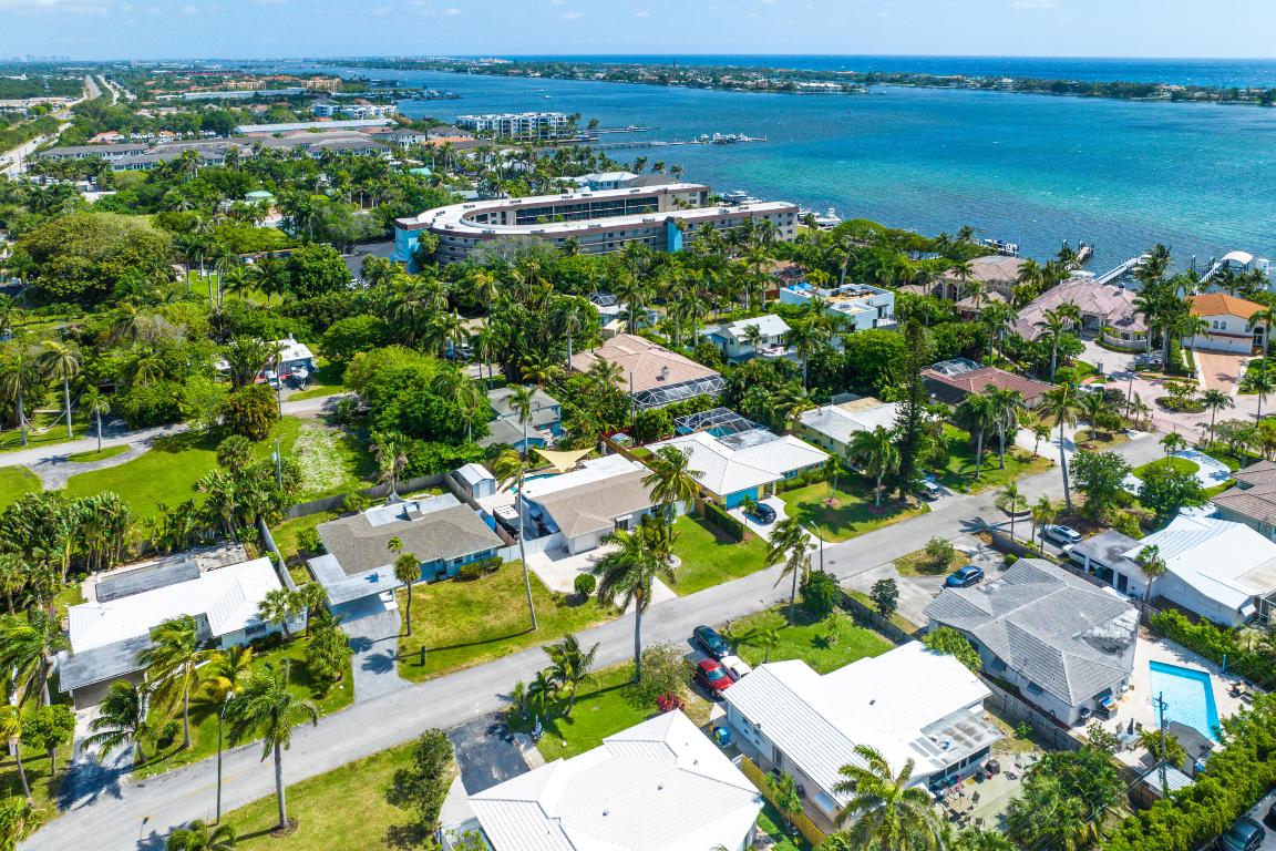 637 Las Palmas Park, Boynton Beach