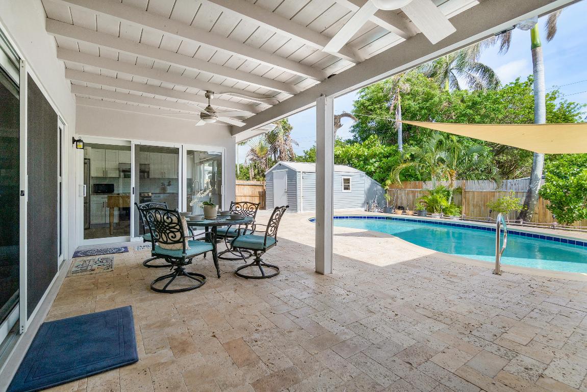 637 Las Palmas Park, Boynton Beach