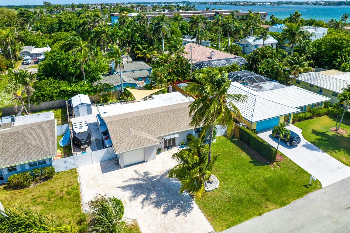 637 Las Palmas Park, Boynton Beach