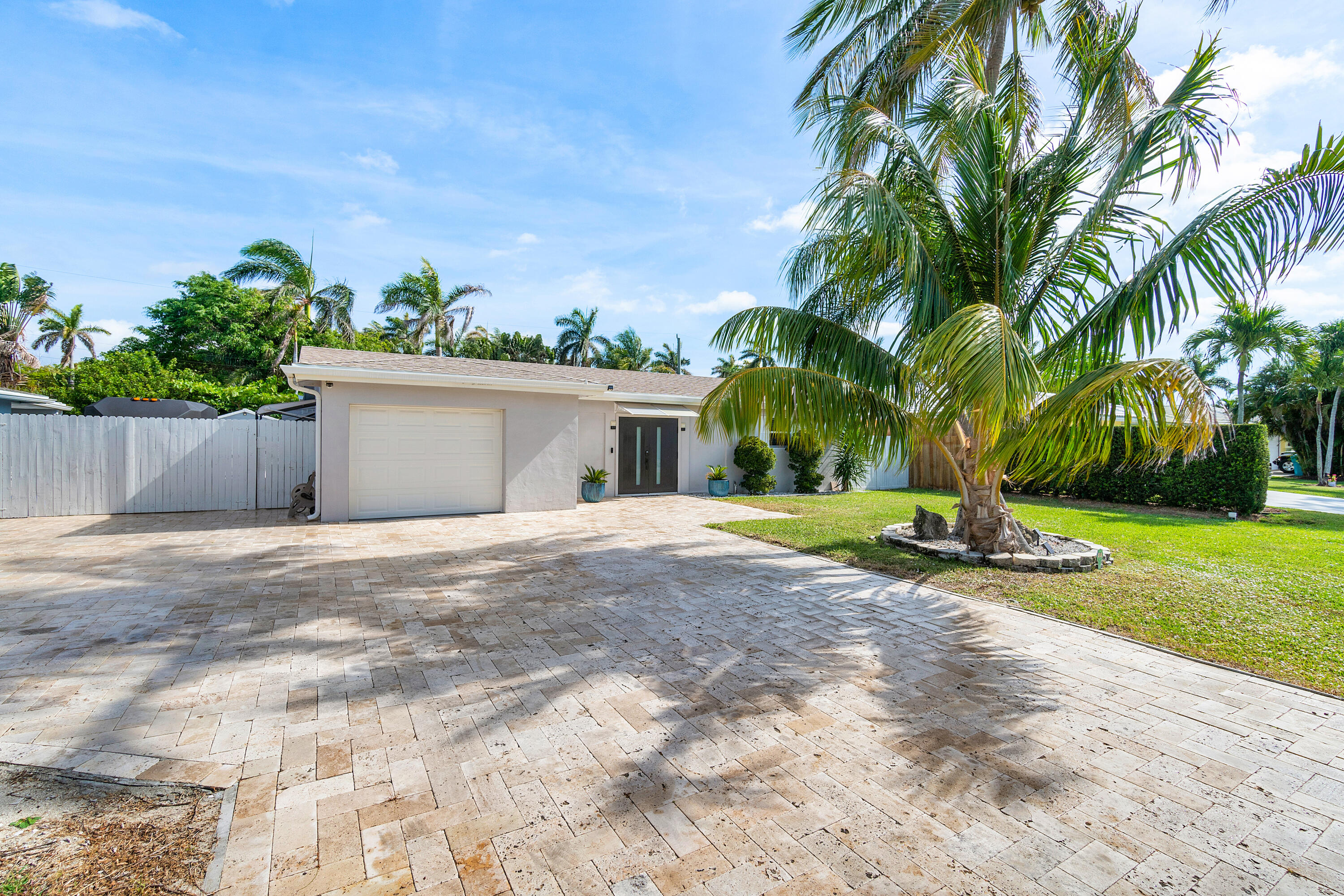 637 Las Palmas Park, Boynton Beach