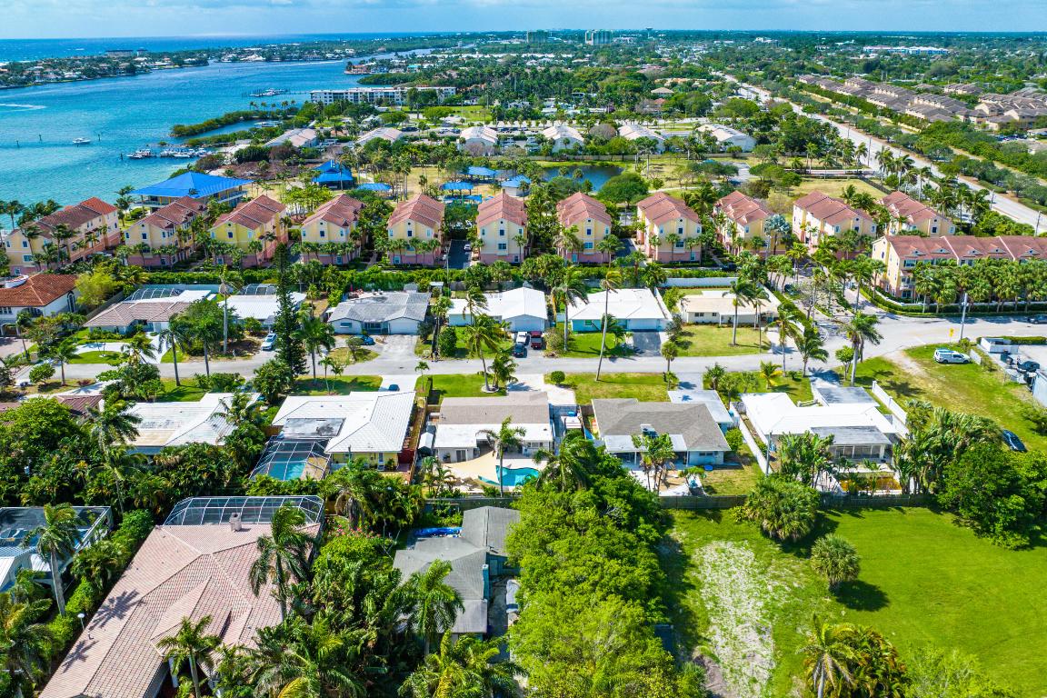 637 Las Palmas Park, Boynton Beach