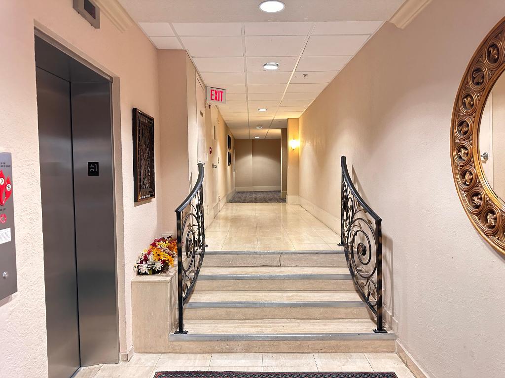 1000 Spanish River Road 3u, Boca Raton Unit: 3u