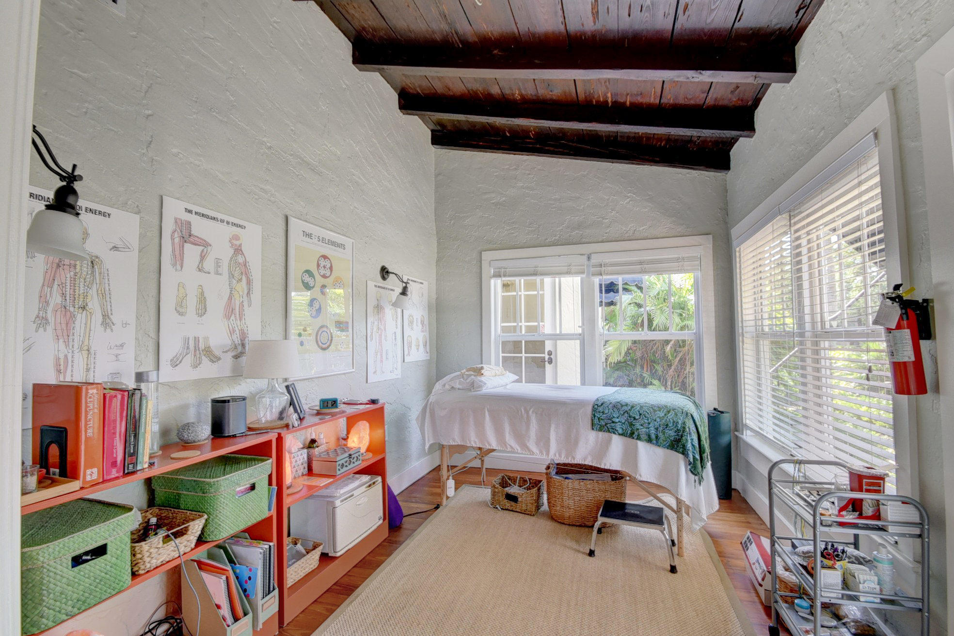 205 NE 5th Ter Terrace