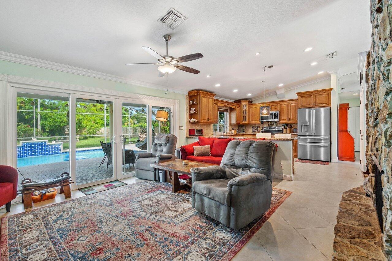 8411 NW 20 Place