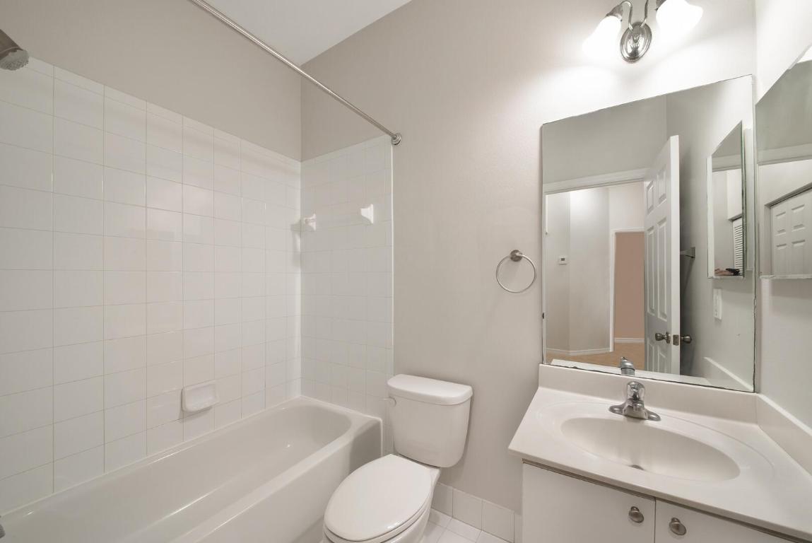 107 Lighthouse Circle H, Tequesta Unit: H