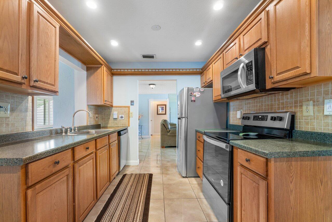 1985 Campanelli Boulevard