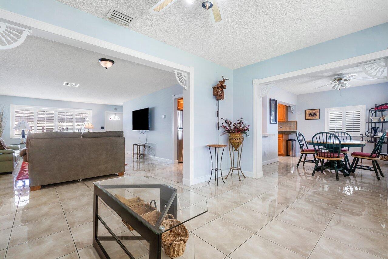 1985 Campanelli Boulevard