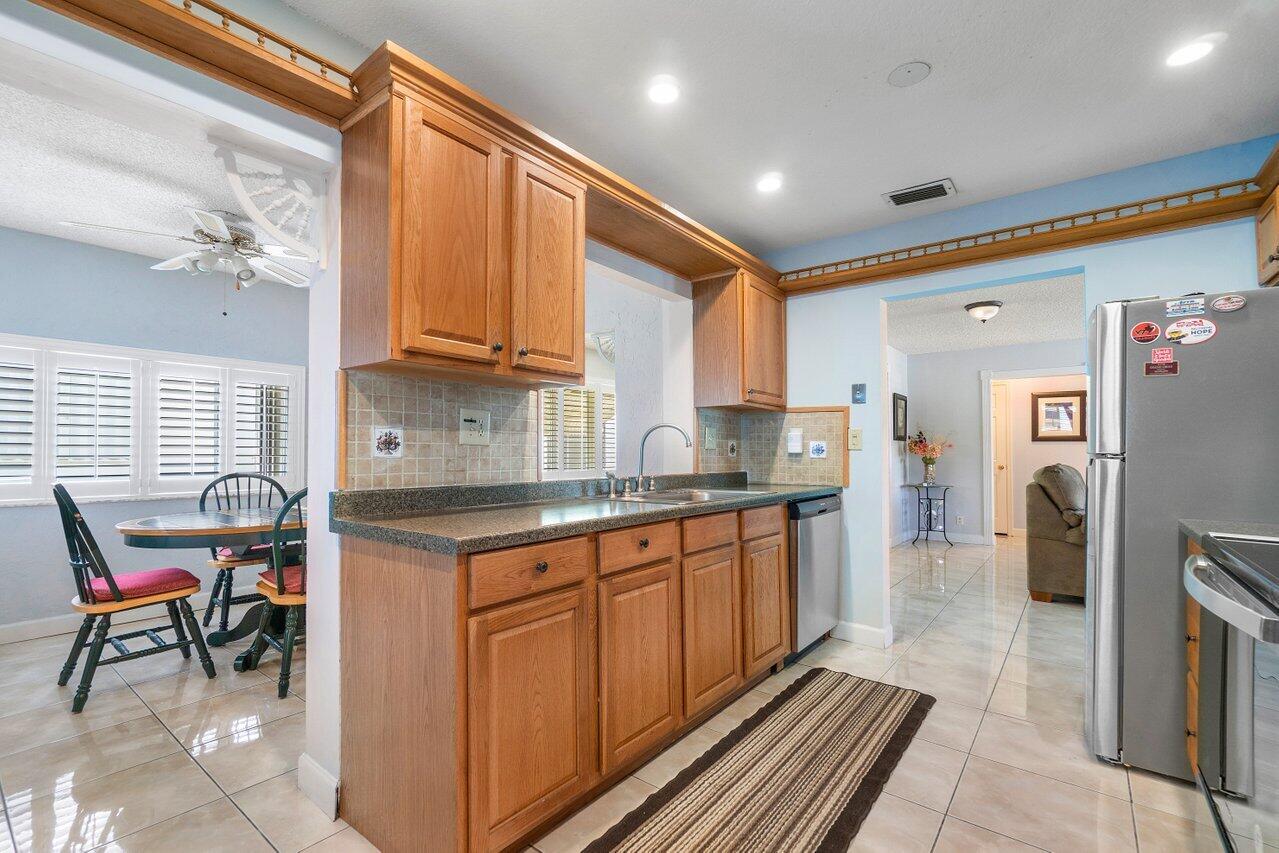 1985 Campanelli Boulevard