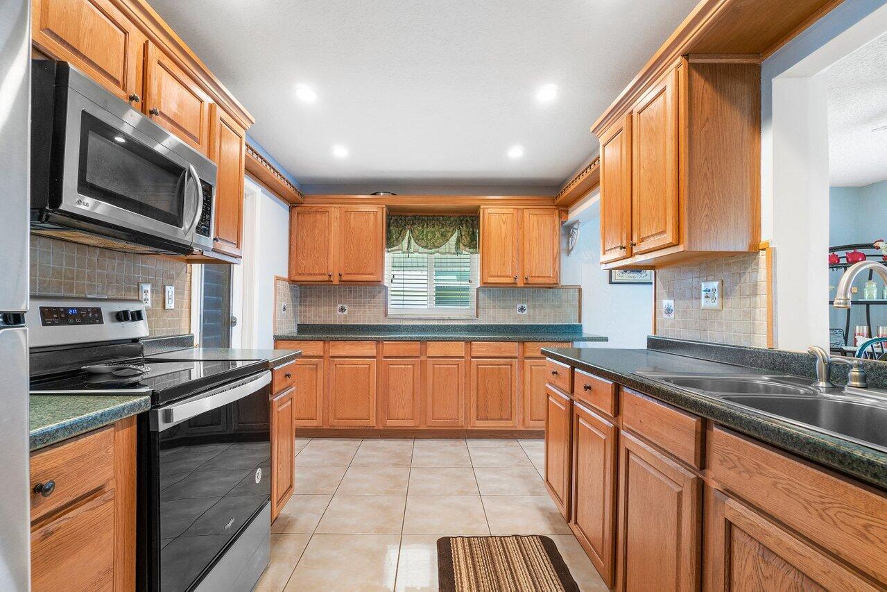 1985 Campanelli Boulevard