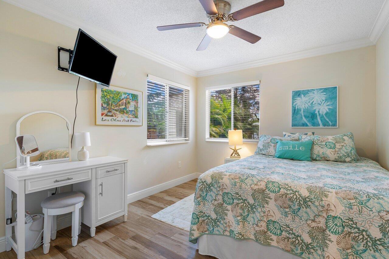 5565 Pebble Brook Lane