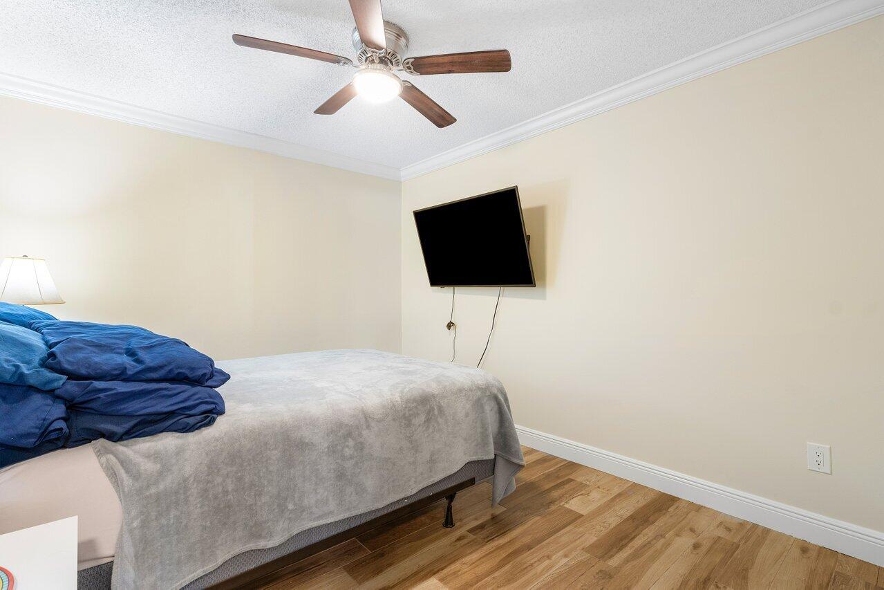 5565 Pebble Brook Lane