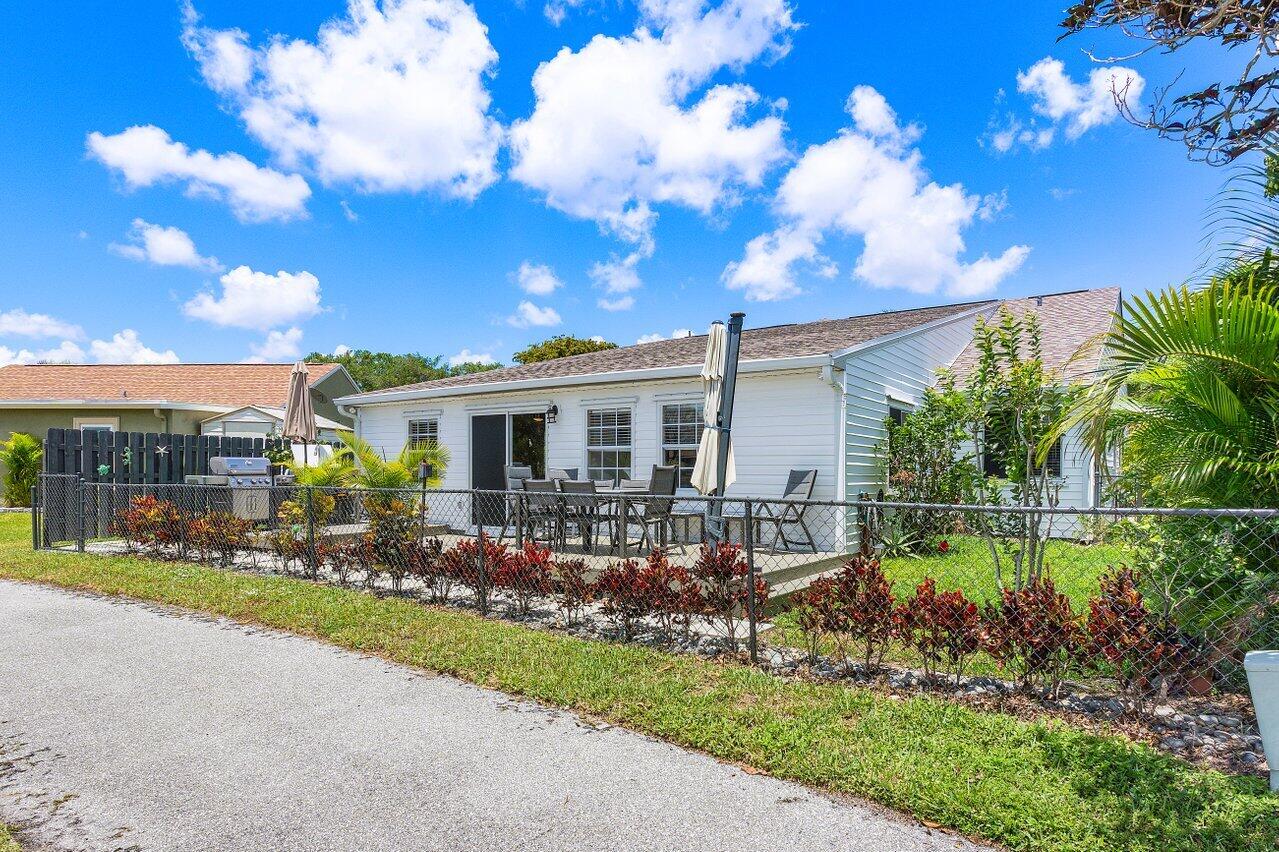 5565 Pebble Brook Lane