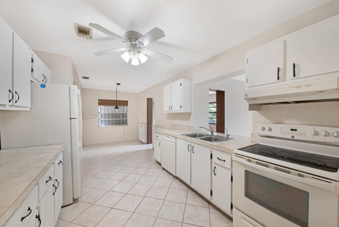 7195 Pine Manor Drive, Lake Worth