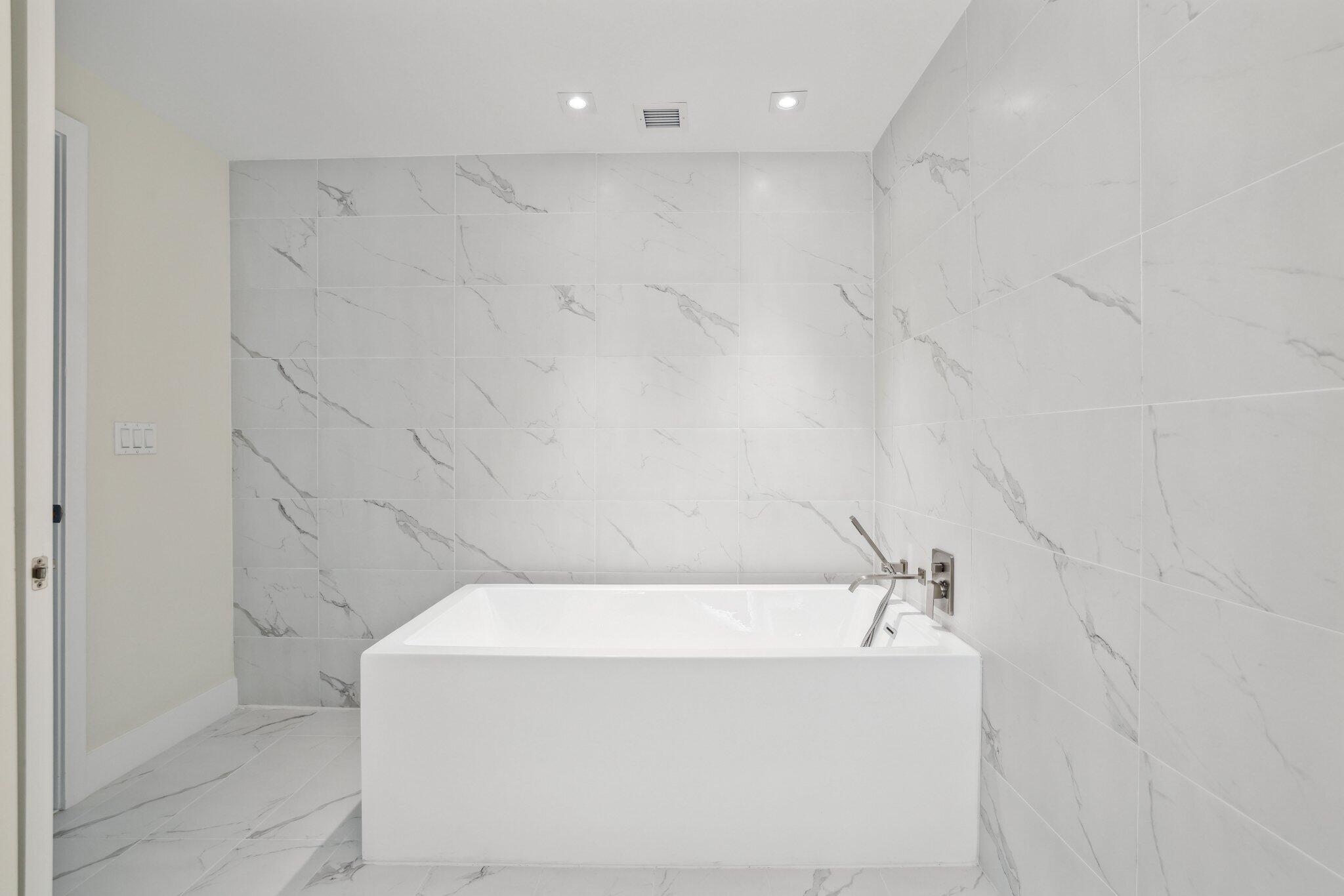 3100 N Ocean Drive 1103p