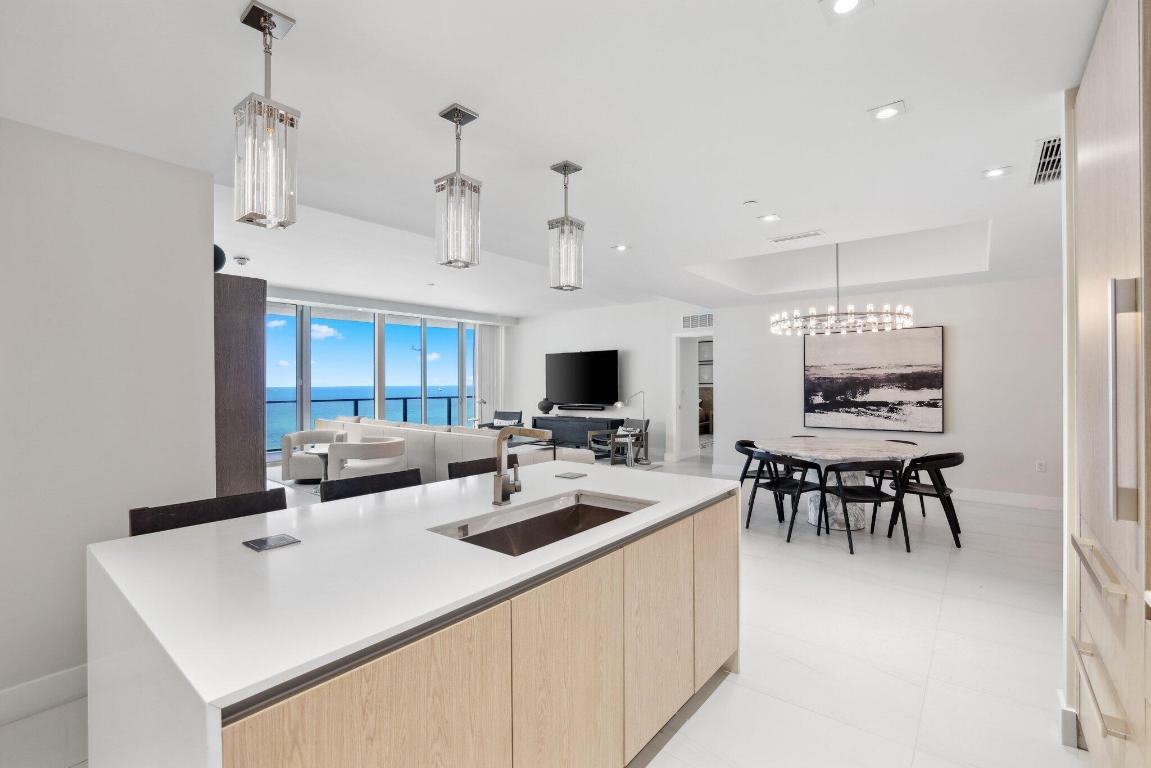 3100 N Ocean Drive 1103p