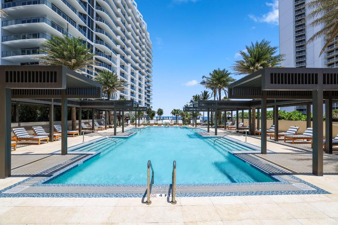 3100 N Ocean Drive 1103p