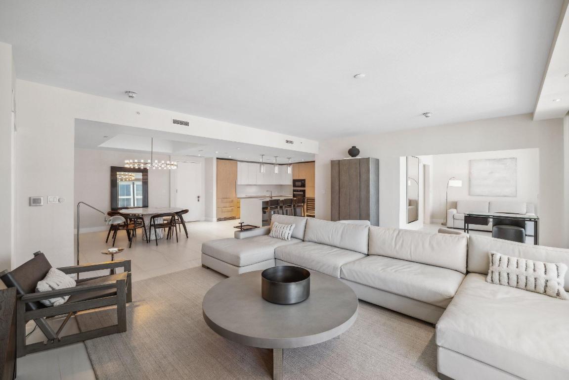 3100 N Ocean Drive 1103p