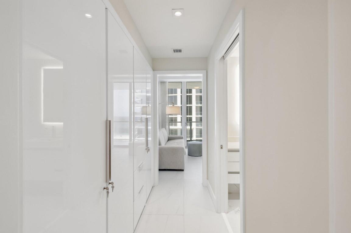 3100 N Ocean Drive 1103p