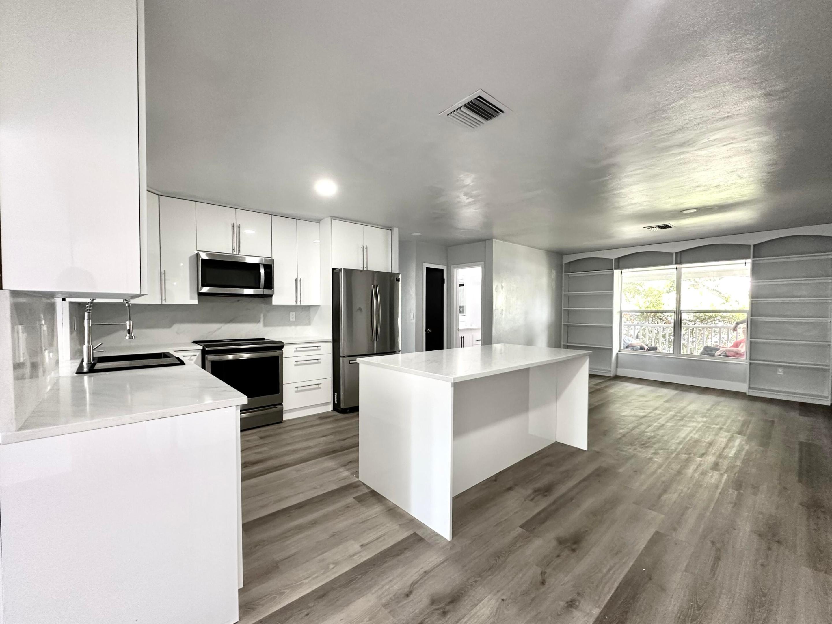 1455 NE Silver Maple Way