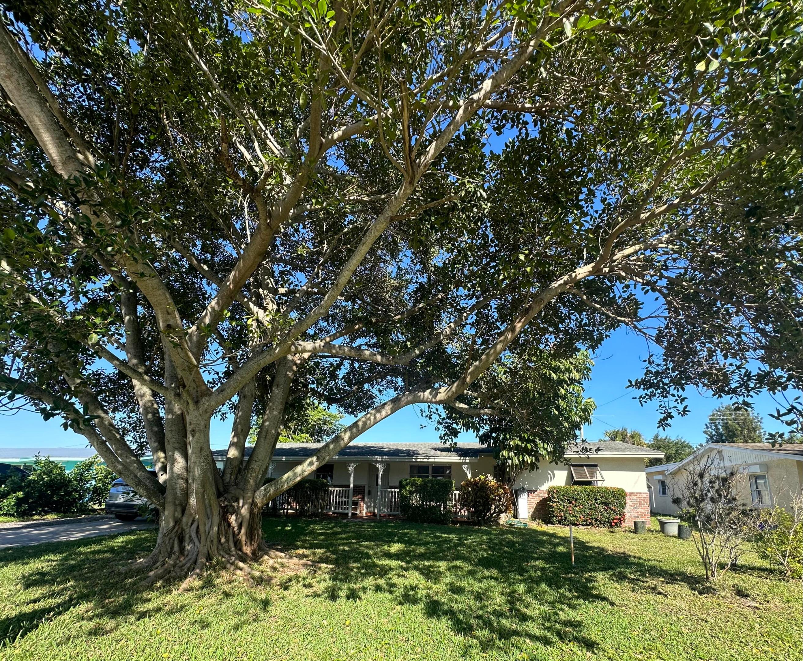 1455 NE Silver Maple Way