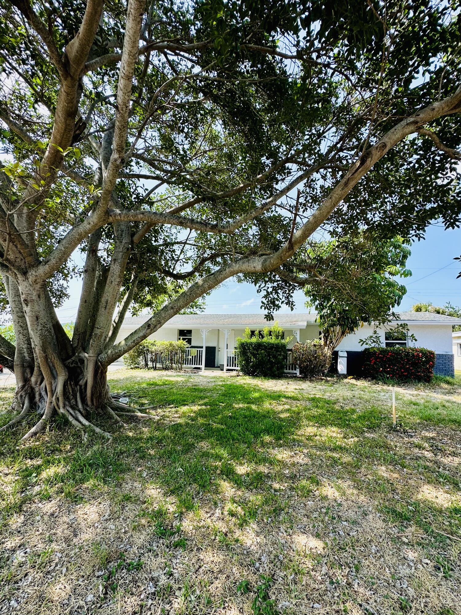 1455 NE Silver Maple Way