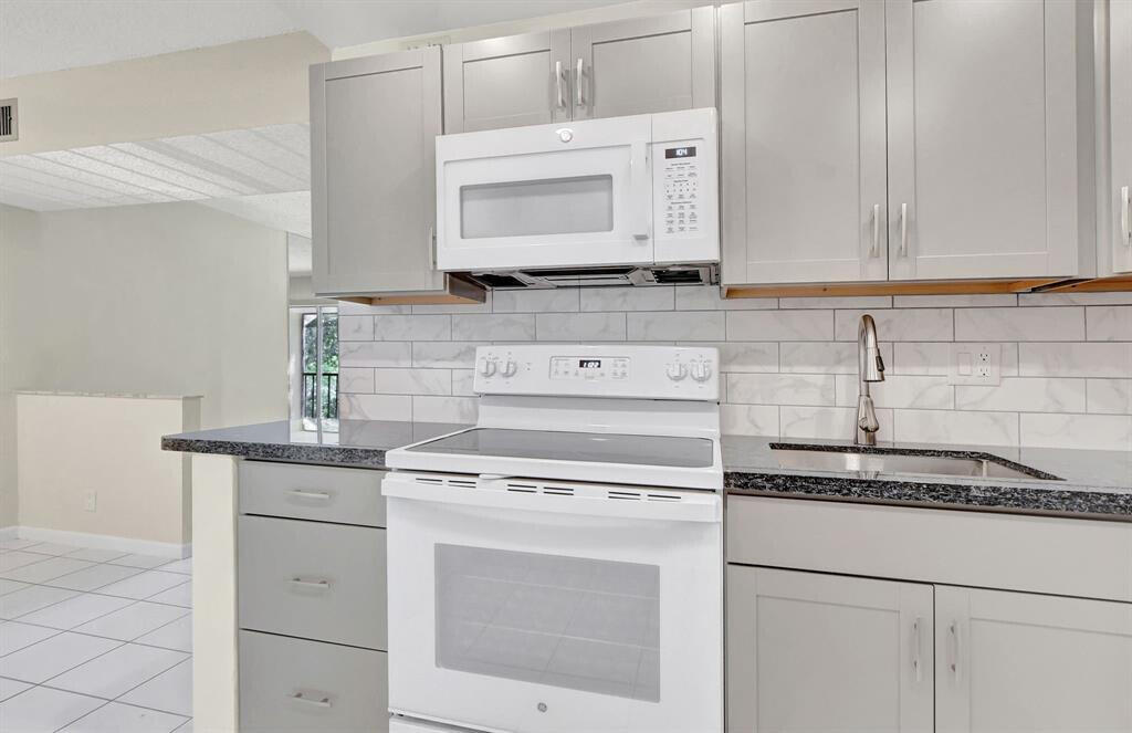 470 NW 20th Street 3050