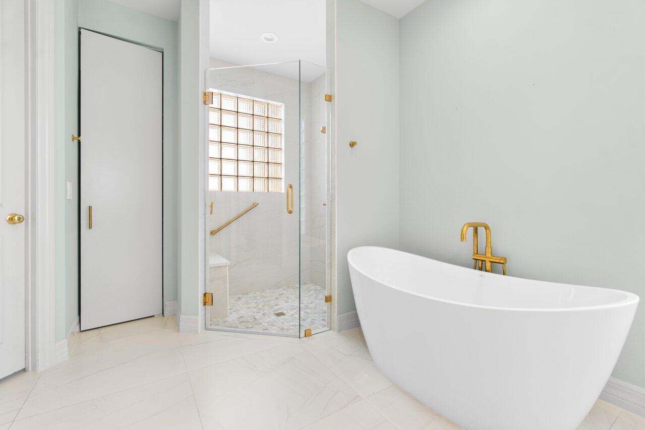 3563 NW Clubside Circle