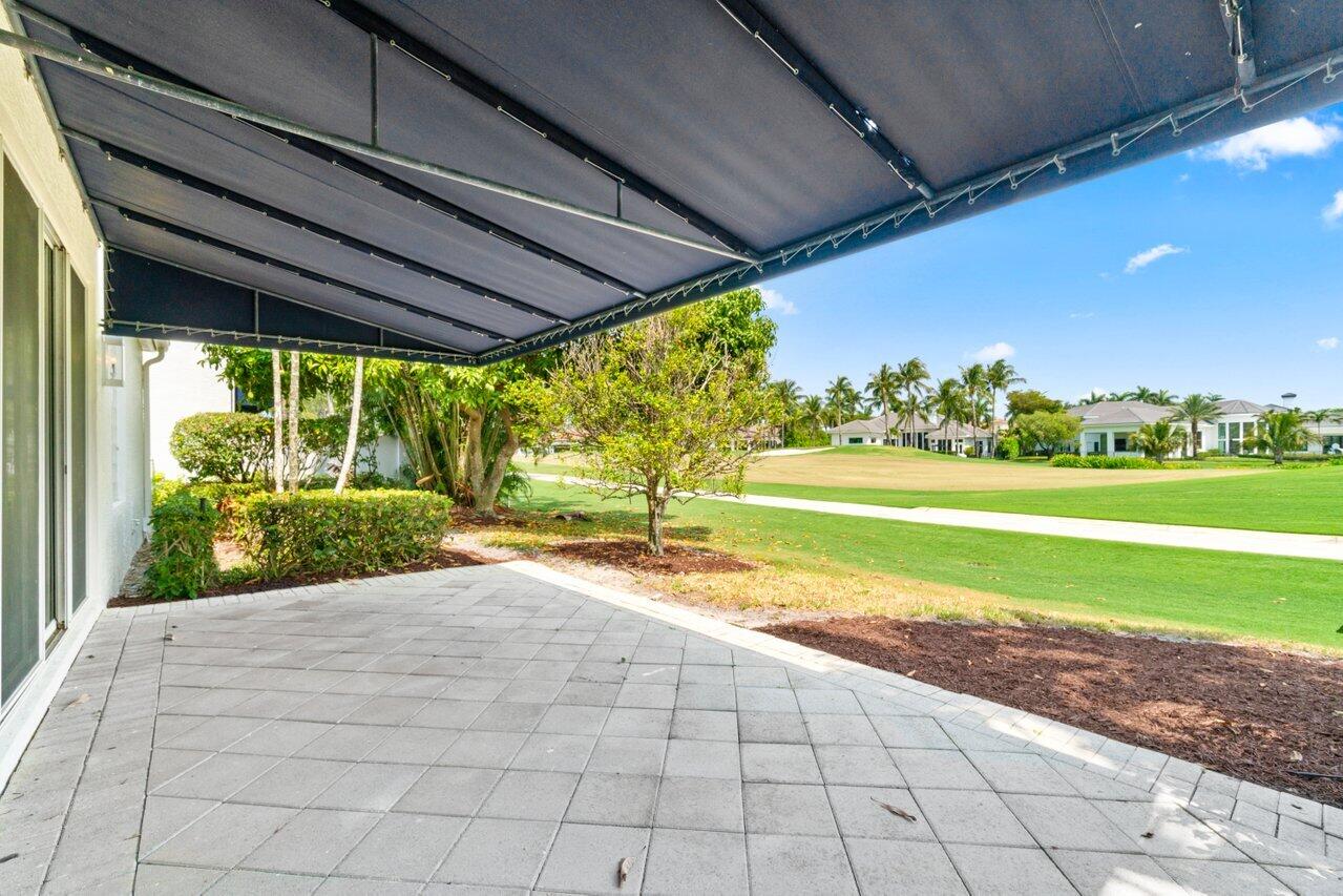 3563 NW Clubside Circle