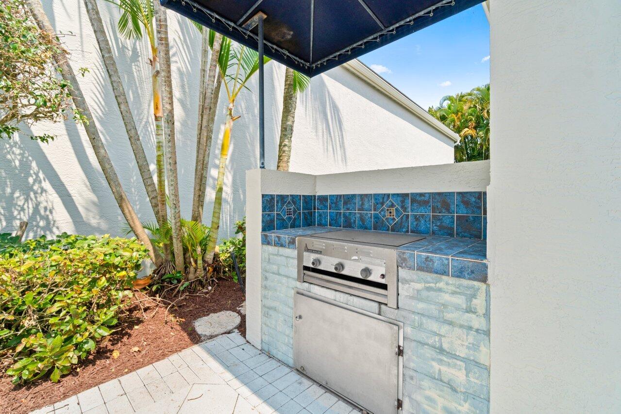 3563 NW Clubside Circle